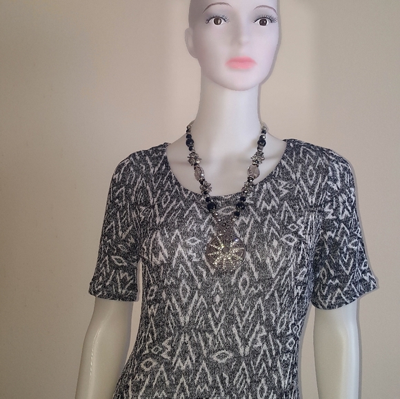 H&M black/white knit dress - Picture 6 of 8